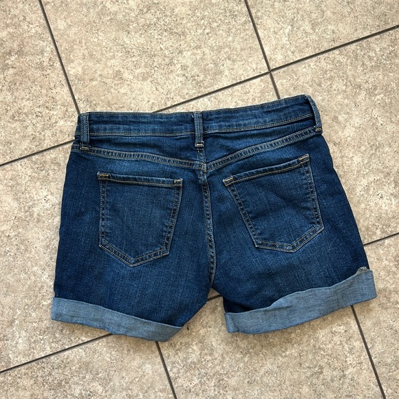 Gap Sexy Boyfriend Short - Picture 2 of 2